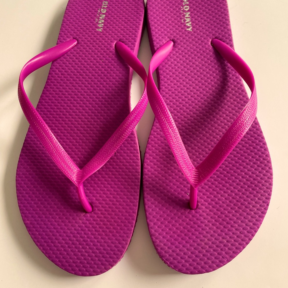 Old navy purple flip flops size 7-8 worn once